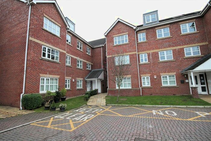 2 Bedroom Flat To Rent In Ellesmere Green, Monton, Manchester, M30