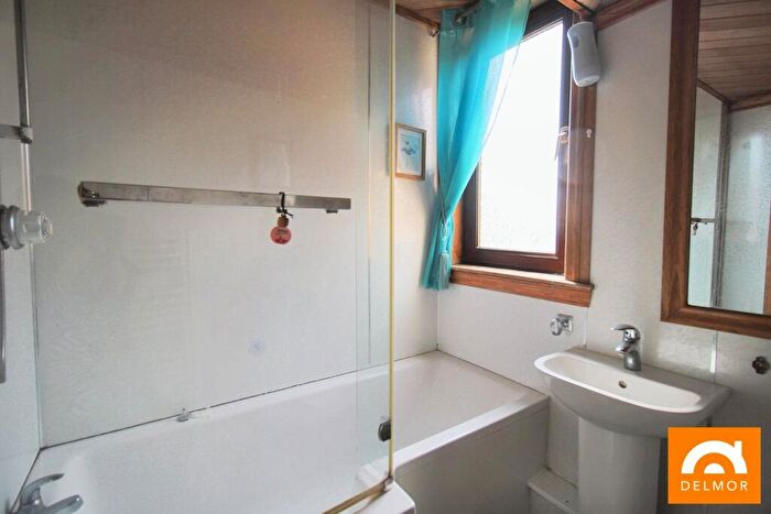 2 Bedroom Semi-Detached House For Sale In Henderson Park, Windygates, Leven, KY8