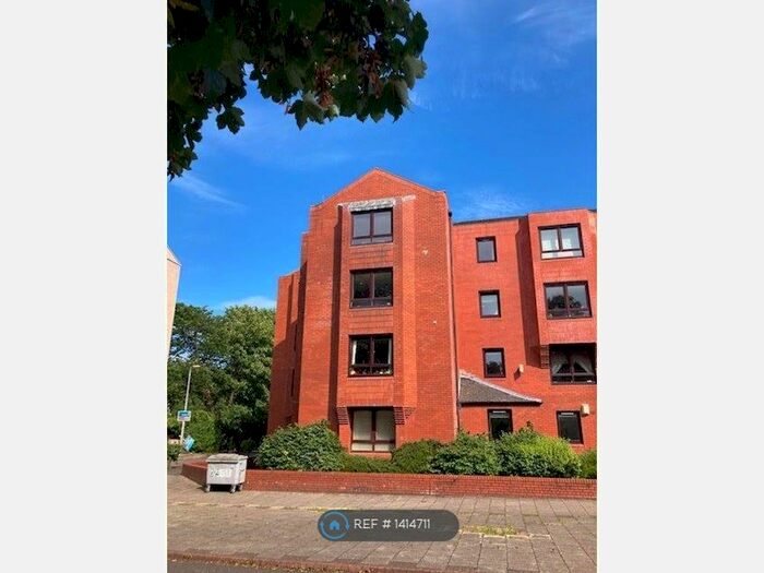 2 Bedroom Flat To Rent In Langlands Court, Glasgow, G51