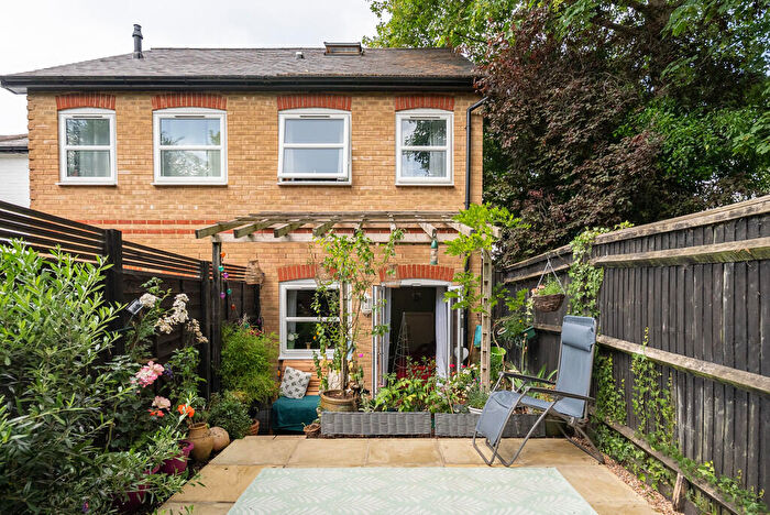 2 Bedroom Semi-Detached House For Sale In Leslie Road, Pixham, Dorking, RH4