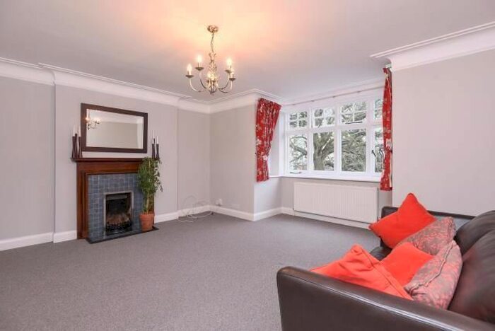 2 Bedroom Flat To Rent In Southwood Lane, Highgate, N6