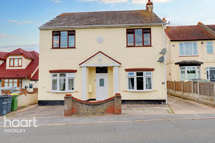 3 Bedroom Maisonette For Sale In Ashingdon Road, Rochford, SS4