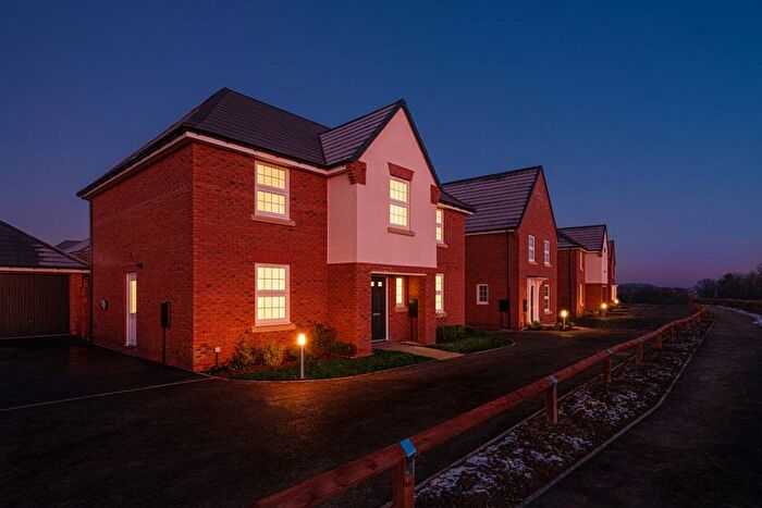 4 Bedroom Detached House To Rent In Talbot Drive, Warwick, CV34