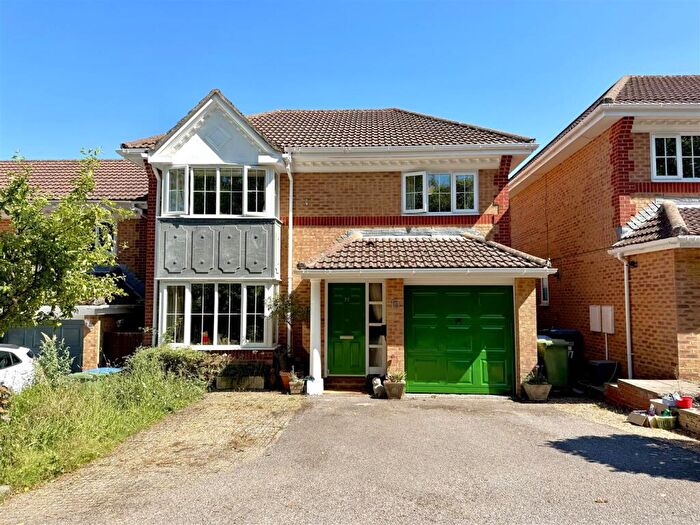 4 Bedroom Detached House For Sale In Suffolk Drive, Whiteley, PO15