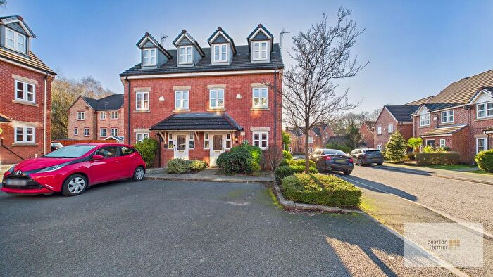 3 Bedroom Semi-detached House For Sale In Kingsbury Close, Tottington, Bury, BL8