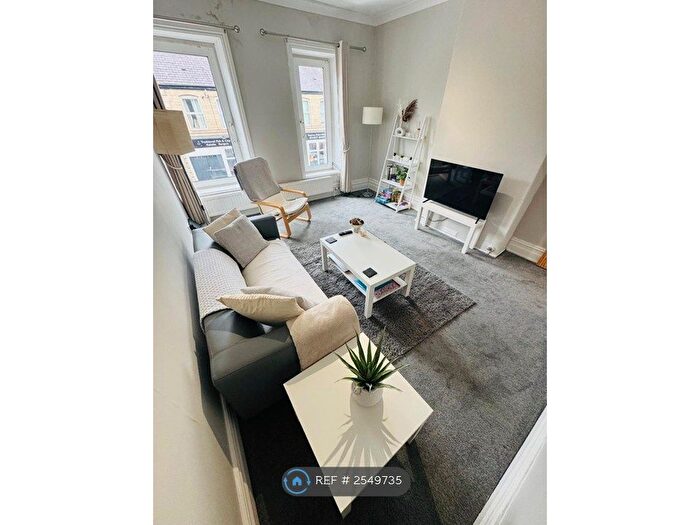 2 Bedroom Flat To Rent In Station Road, Hadfield, Glossop, SK13