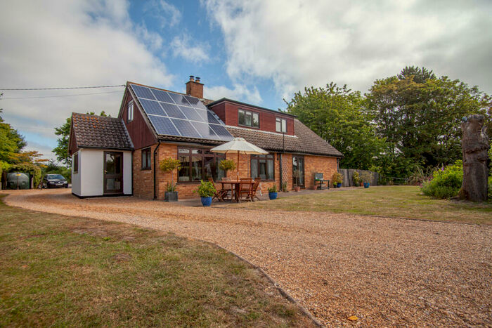 4 Bedroom Detached House For Sale In Old Church Road, Melton Woodbridge, IP13