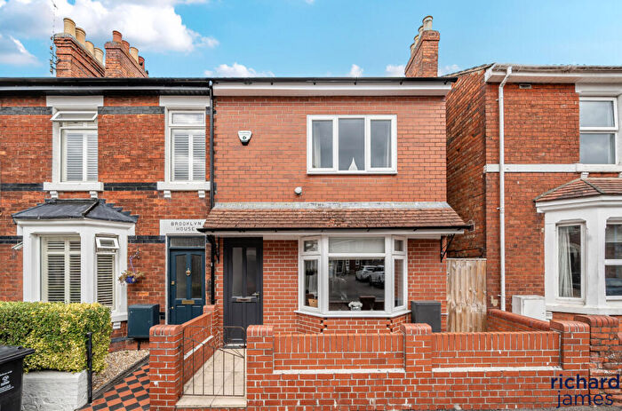 4 Bedroom Semi-Detached House For Sale In Hythe Road, Old Town, Swindon, SN1