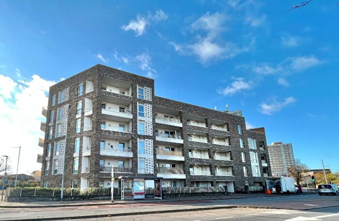 1 Bedroom Apartment For Sale In Rainham Road North, Dagenham, RM10
