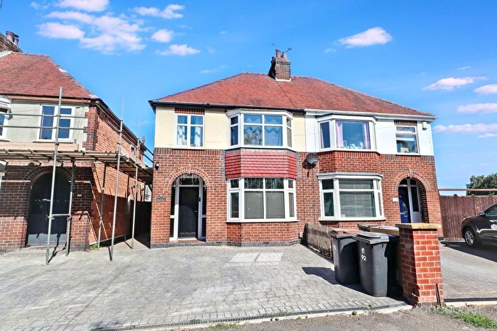 3 Bedroom Semi-Detached House For Sale In Glenfield Avenue, Weddington, Nuneaton, CV10
