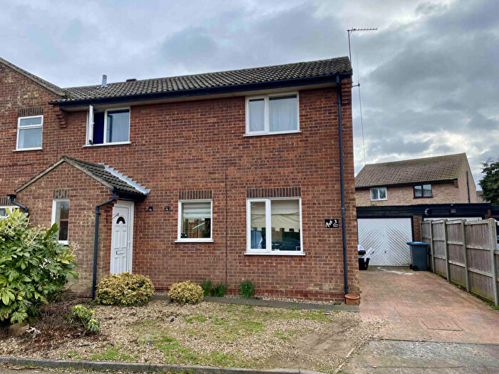 3 Bedroom Semi-Detached House For Sale In Euston Court, IP11