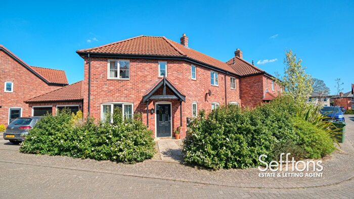 3 Bedroom End Of Terrace House For Sale In Farman Way, Blofield, Norwich, Norfolk, NR13