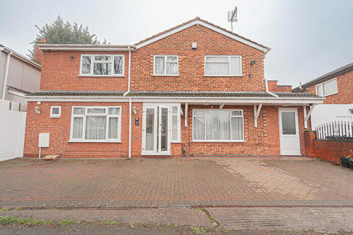 4 Bedroom Detached House For Sale In Winston Drive, Handsworth, Birmingham, B20