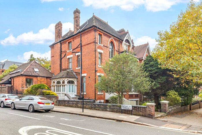 3 Bedroom Apartment For Sale In Fitzjohns Avenue, London, NW3