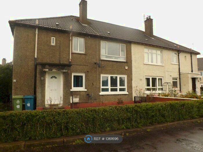 3 Bedroom Flat To Rent In Dowrie Crescent, Glasgow, G53