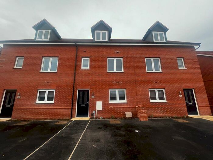 4 Bedroom House To Rent In Ecclesbourne Lane, Mickleover, DE3