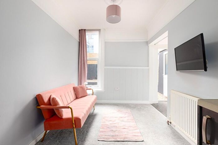 1 Bedroom Flat For Sale In Bushy Park, Totterdown, BS4