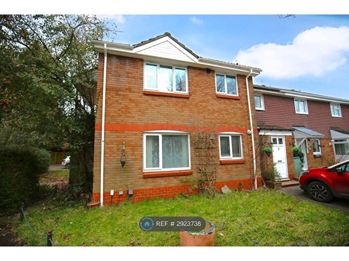 Studio To Rent In Bitterne, Southampton, SO19