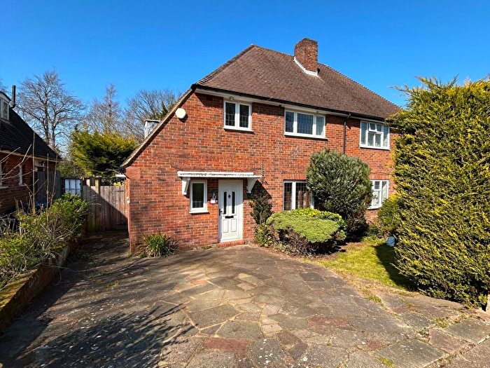 3 Bedroom Semi Detached House For Sale In The Highway, Chelsfield, BR6