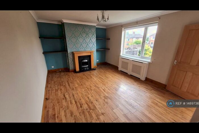 3 Bedroom Semi-Detached House To Rent In Flanderwell Avenue, Rotherham, S66