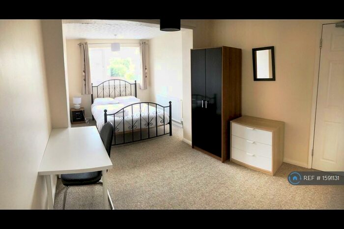 6 Bedroom Semi-Detached House To Rent In Leng Crescent, Norwich, NR4