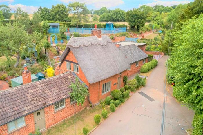 4 Bedroom Cottage For Sale In Ashorne, Warwickshire, CV35