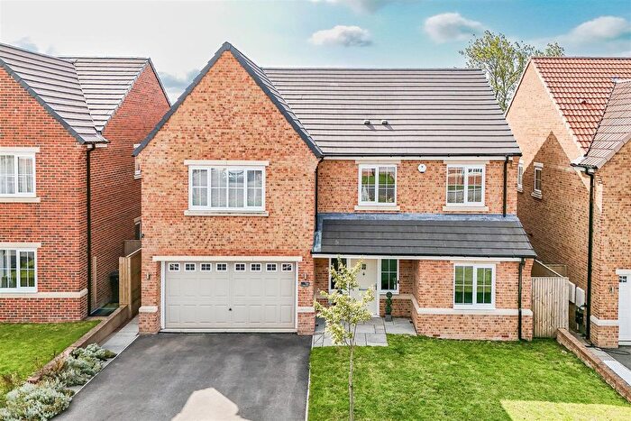 5 Bedroom Detached House For Sale In Willow Drive, Harrogate, HG3