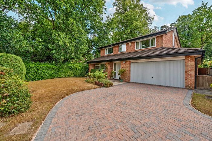 4 Bedroom Detached House For Sale In Newbury, Berkshire, RG14