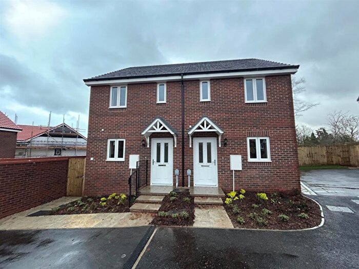 3 Bedroom Semi Detached House For Sale In Seacole Drive, Chippenham, SN15