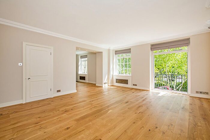 3 Bedroom Flat To Rent In Shrewsbury House, Cheyne Walk, SW3