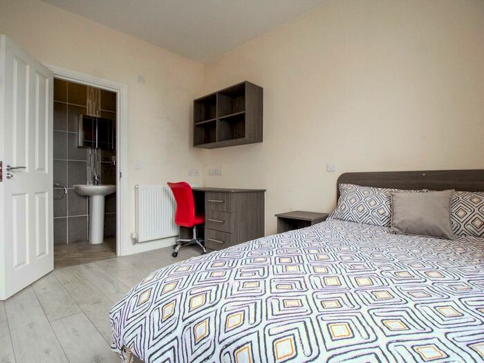 Studio To Rent In Clarendon Road, Leeds, West Yorkshire, LS2