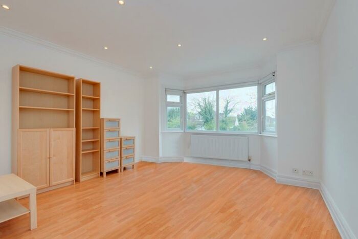 2 Bedroom Flat To Rent In Finchley Road, Golders Green, NW1