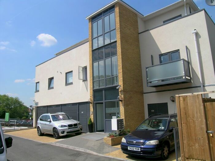 2 Bedroom Flat To Rent In Yoga Way, Worcester Park, KT4