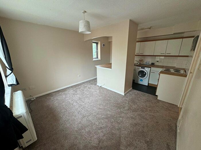 1 Bedroom Property To Rent In Daffodil Way, B31