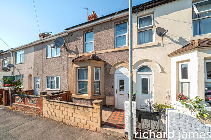 3 Bedroom Terraced House For Sale In Beatrice Street, Gorse Hill, Swindon, SN2