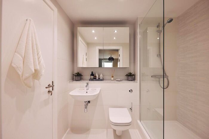 2 Bedroom Apartment To Rent In Leodis Square, Leeds, LS11