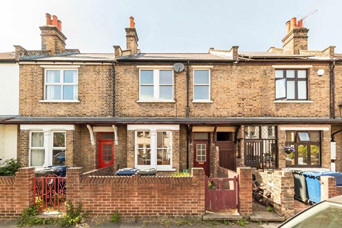 3 Bedroom Property To Rent In Darwin Road, Ealing, W5