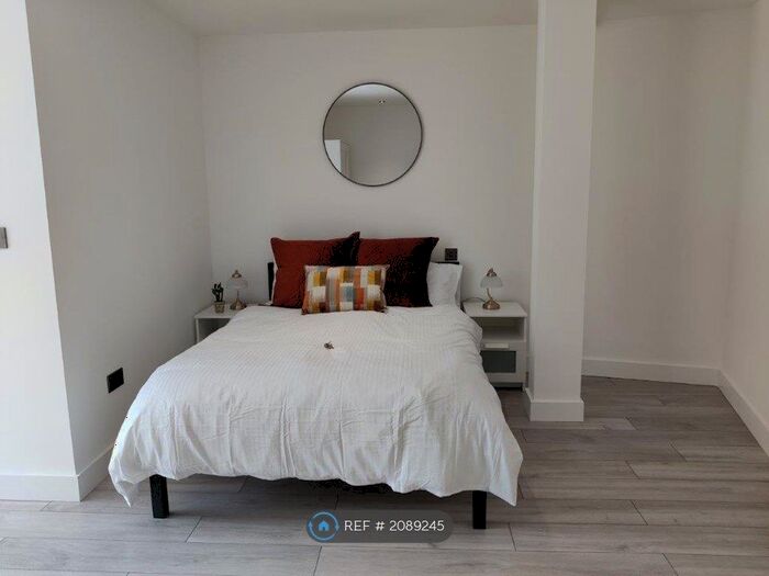 1 Bedroom Flat To Rent In Princes Street, Stafford, ST16