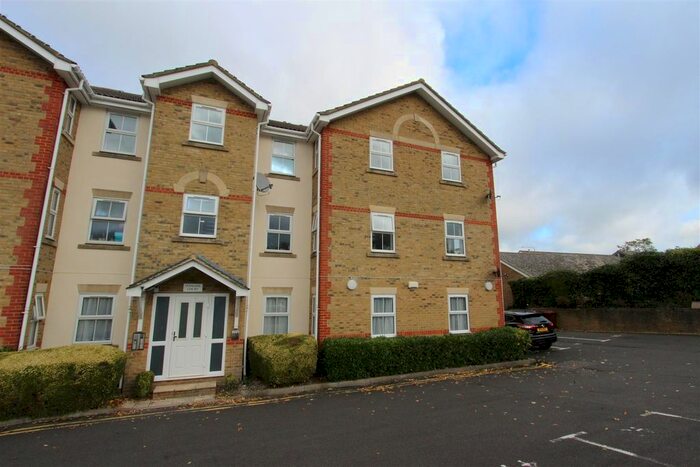 2 Bedroom Flat To Rent In Anselm Close, Sittingbourne ME10