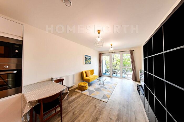 2 Bedroom Flat To Rent In Omnibus House, Cricklewood Lane, Cricklewood, NW2