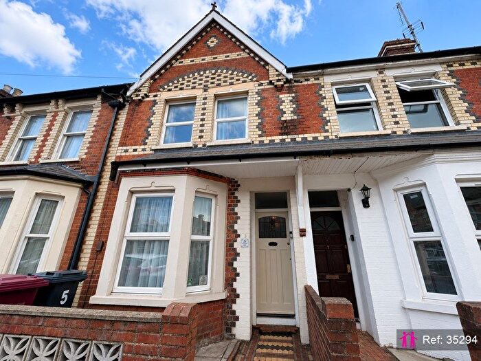3 Bedroom Terraced House For Sale In Catherine Street, Reading, RG30