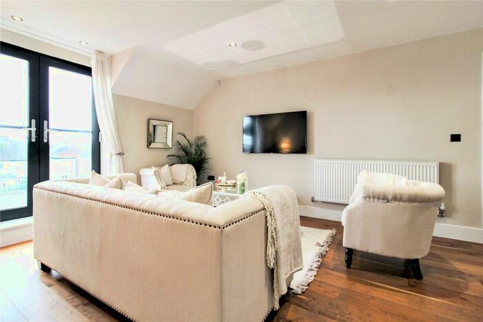 2 Bedroom Flat To Rent In Norcliff Court, Welling, Kent DA16