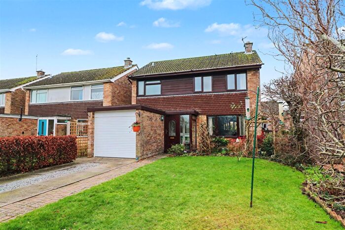 4 Bedroom Detached House For Sale In Pine Walk, North Bradley, BA14