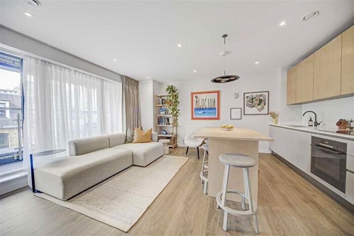 1 Bedroom Flat For Sale In Chatfield Road, Battersea, SW11