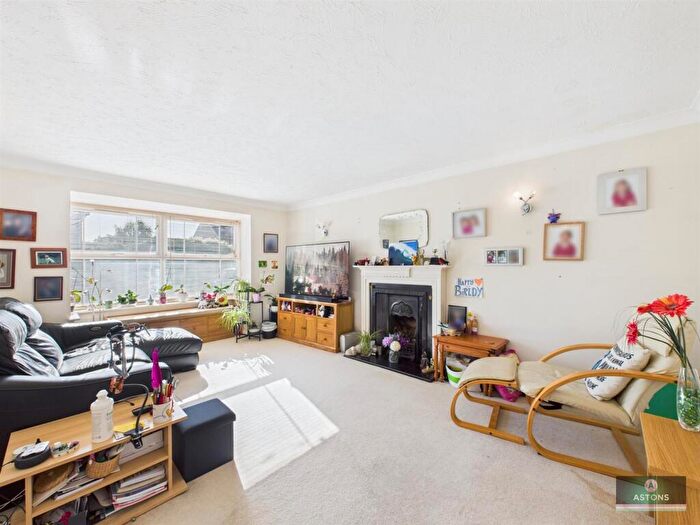 5 Bedroom Detached House For Sale In Campbell Road, Maidenbower, RH10
