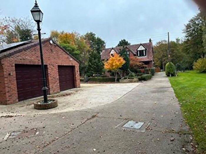 4 Bedroom Detached House For Sale In Cadeby Road, Sprotbrough, DN5