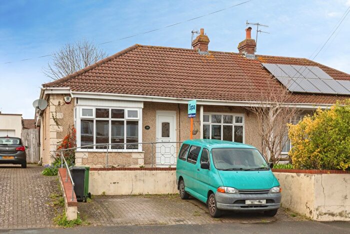 4 Bedroom Semi Detached Bungalow For Sale In Church Road, Bristol, BS13