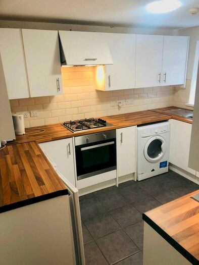 7 Bedroom House To Rent In King Edwards Road, Brynmill, Swansea, SA1