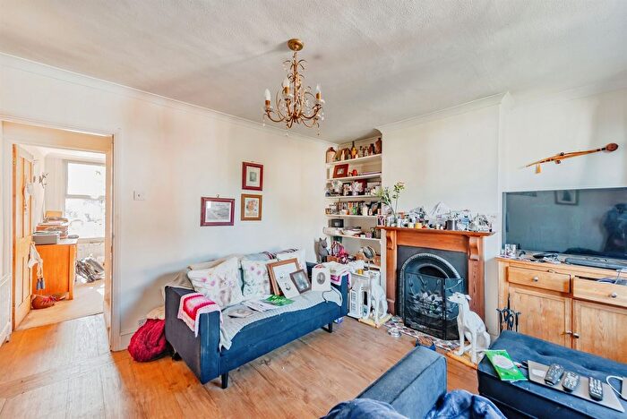 2 Bedroom Terraced House For Sale In Crescent Road, Bletchingley, Redhill, RH1