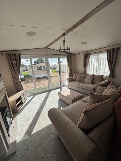 2 Bedroom Park Home For Sale In Sutton Park Holiday Park, PE12
